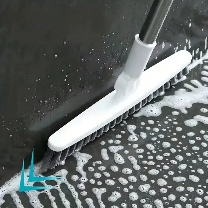 Brosse de sol pour la maison