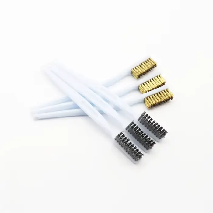 Brosses de nettoyage et de polissage pour l'élimination de la rouille