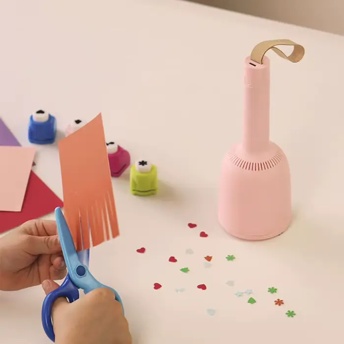 Aspirateur de bureau à main sans fil