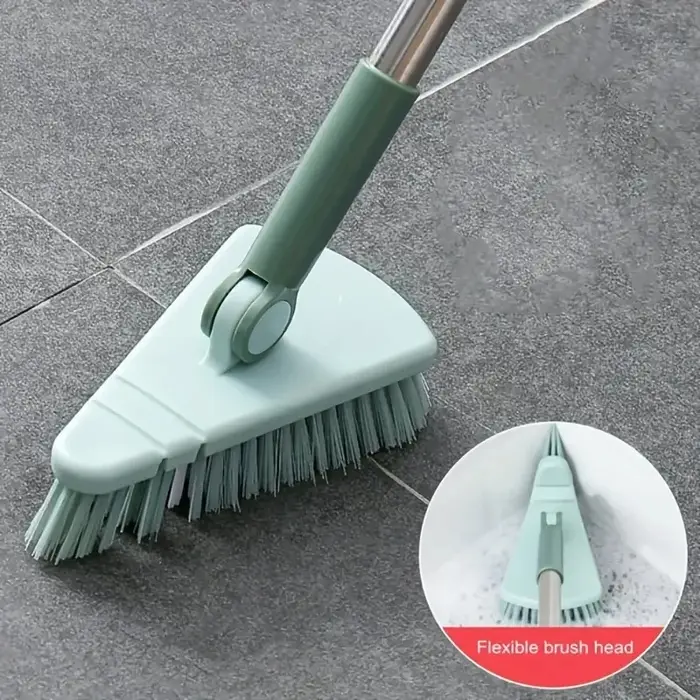 Une brosse de sol triangulaire à poils durs à long manche, brosse de nettoyage des espaces des carreaux de salle de bain