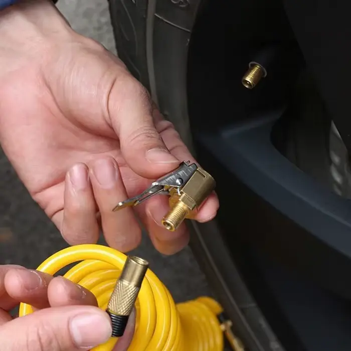 Pompe de gonflage de mandrin d'air en laiton pour voiture