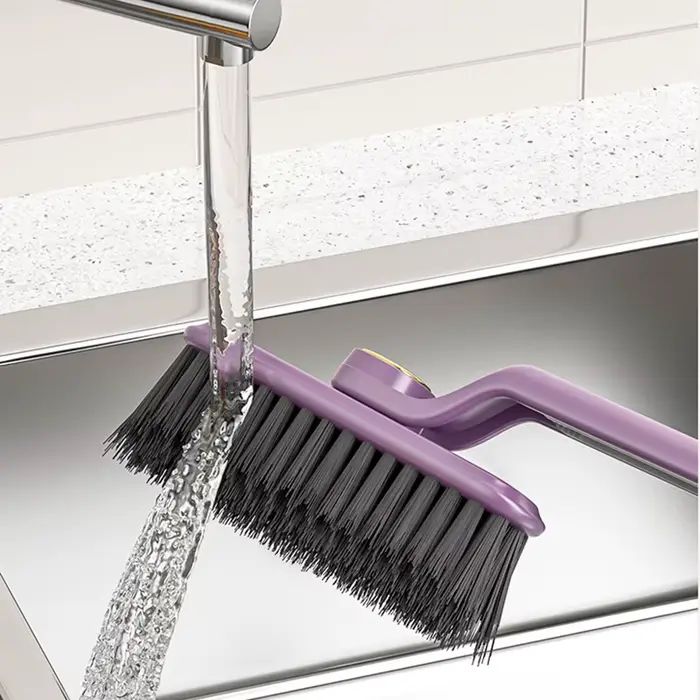 Brosse rotative de nettoyage de fentes en forme de V