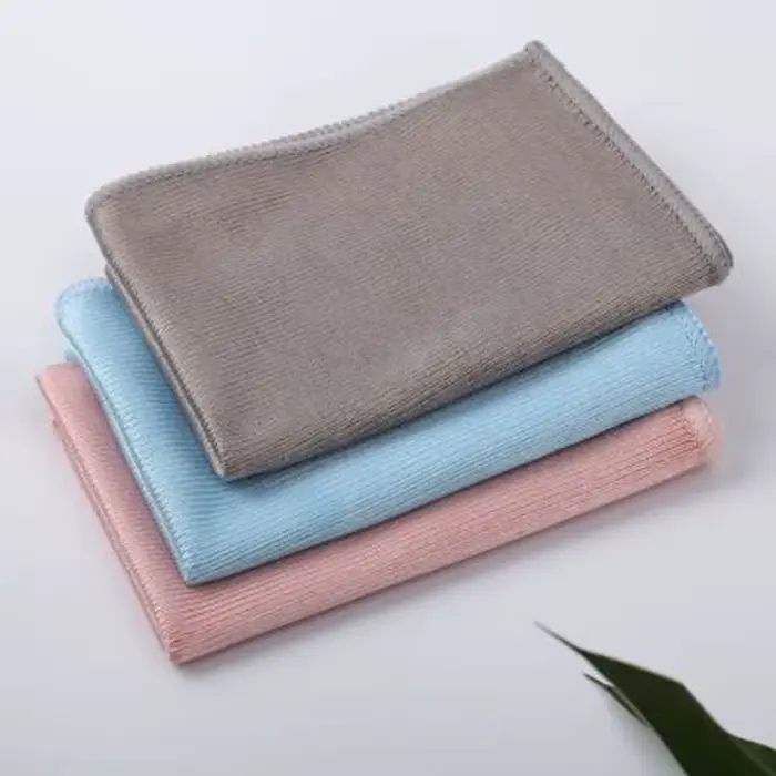Lingette absorbante pour fenêtre de voiture