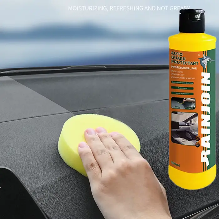 Nettoyant multifonctionnel pour la restauration intérieure de la voiture