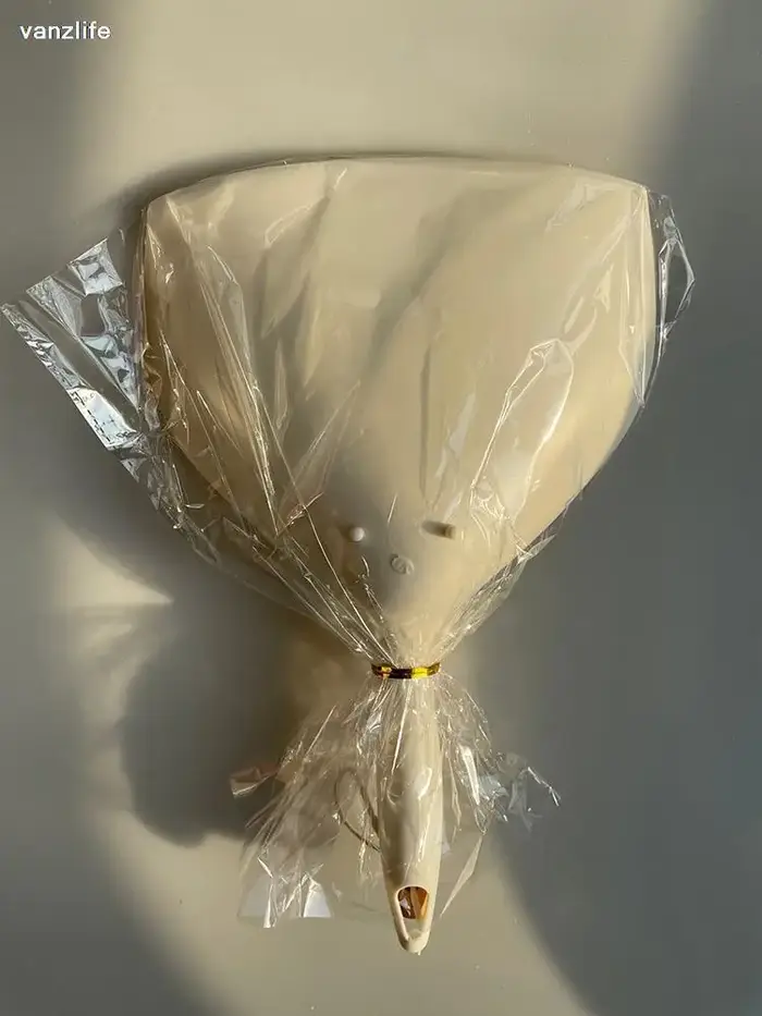 Ménage avec un petit balai