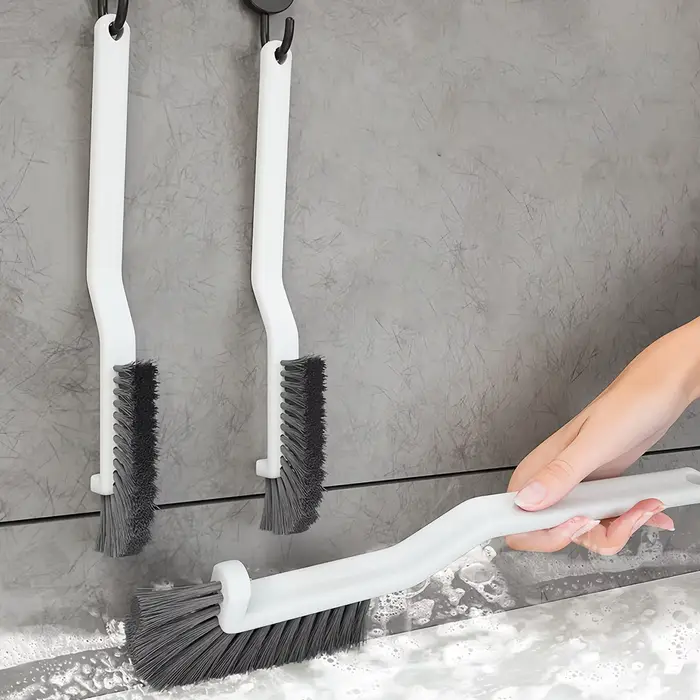Brosse de nettoyage pour les angles difficiles
