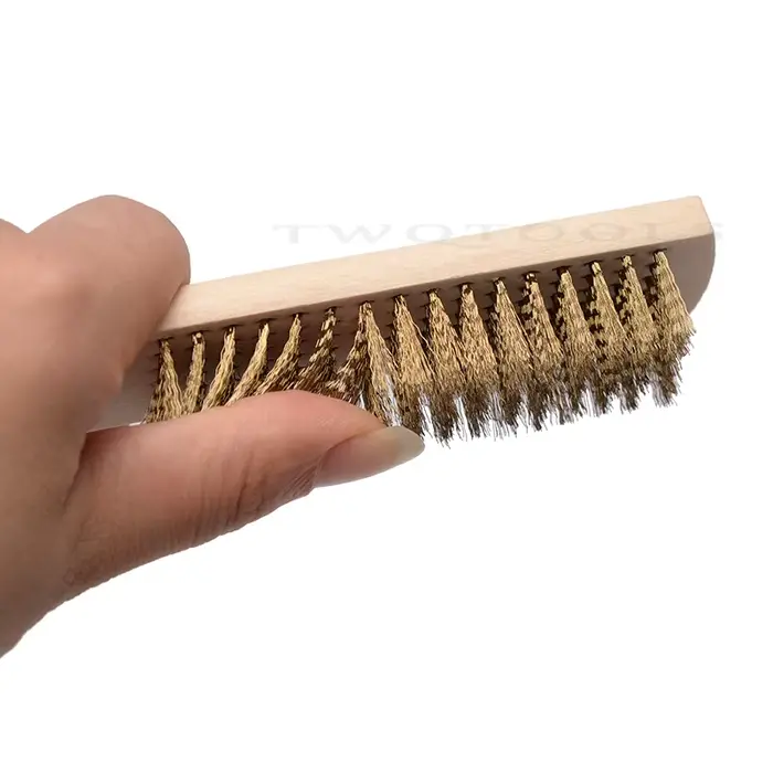 Brosse en laiton pour métal et bois