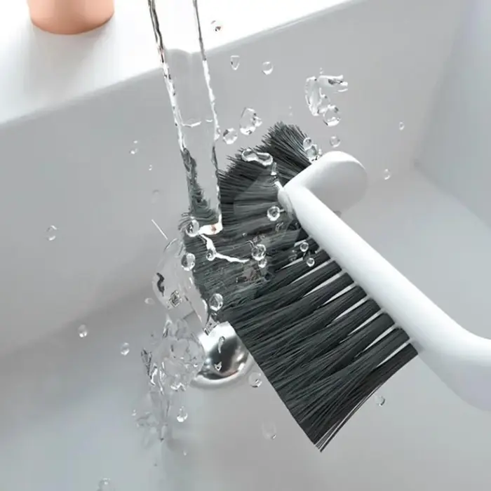 Brosse de nettoyage pour les angles difficiles