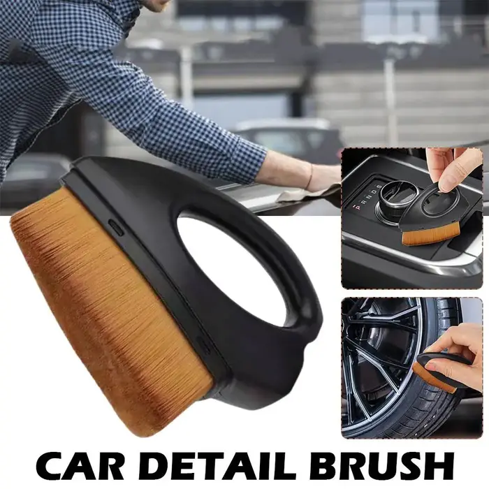 Brosse triangulaire portable en fibres synthétiques
