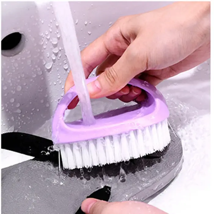 Brosse de nettoyage colorée pour travaux ménagers