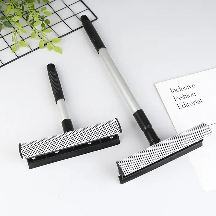 Raclette de nettoyage de vitres de voiture