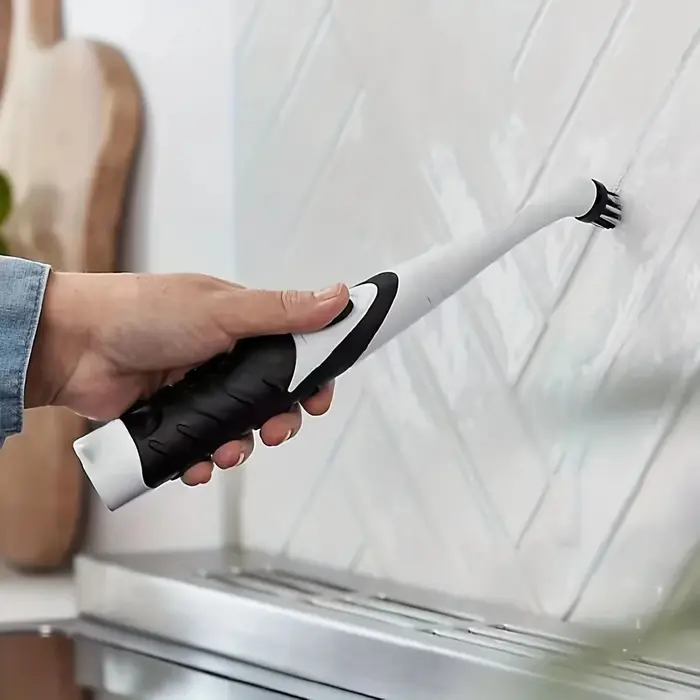 Outil de nettoyage de brosse penchée avec 4 brosses