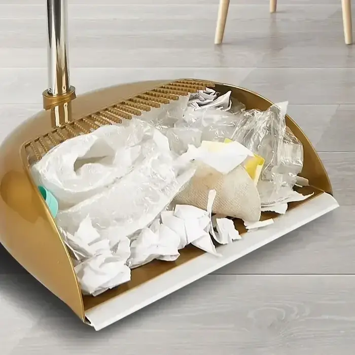 Balai magique et pelle à poussière en plastique