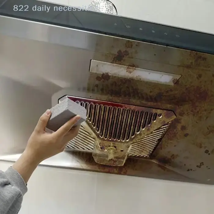 Pierre ponce pratique pour le nettoyage des carreaux de piscine