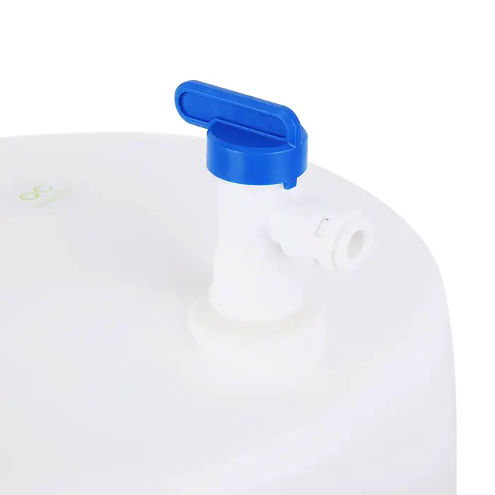 Réservoir d'eau sous pression avec robinet à bille pour systèmes d'osmose inverse RO