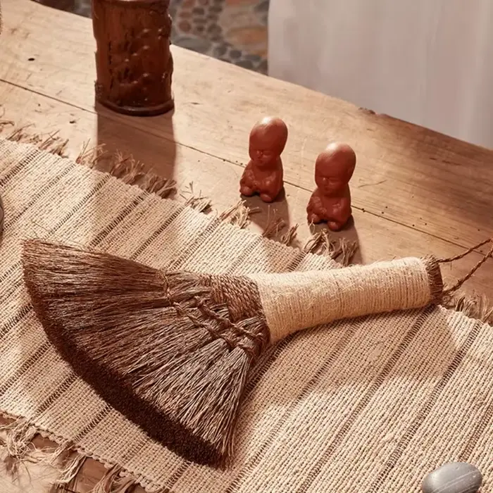 Petit balai en bambou, paume à main