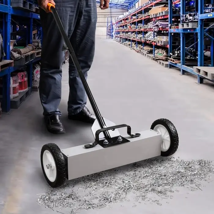 Balai de balayeuse de pelouse à ramassage magnétique, outil de nettoyage en métal, chariot collecteu