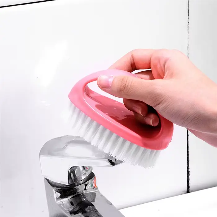 Brosse de nettoyage colorée pour travaux ménagers