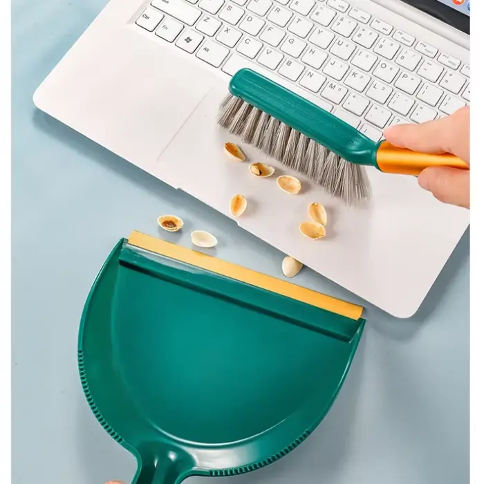 1 jeu de balais de bureau