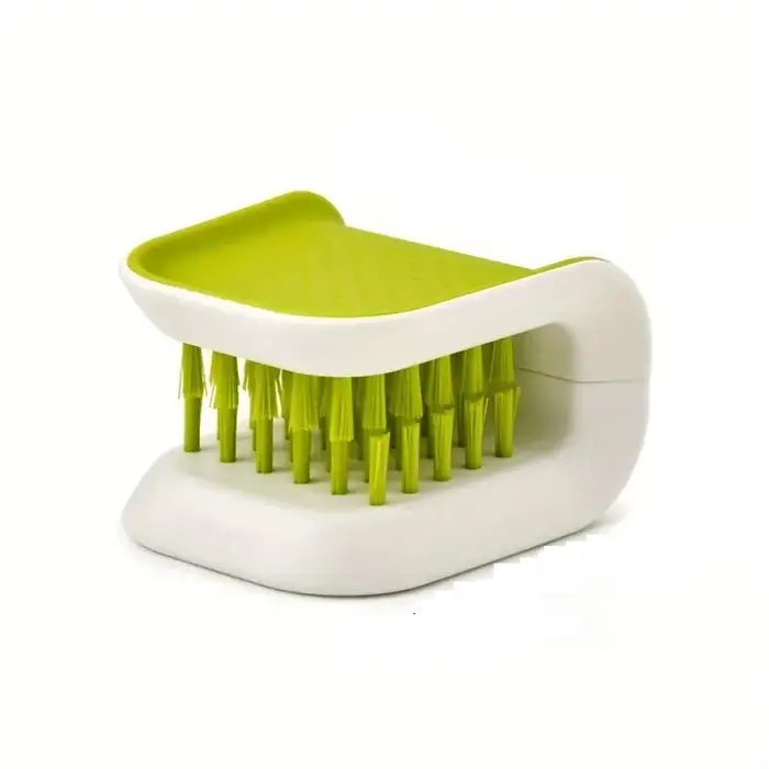 Gardez vos sièges de voiture propres et frais avec cette brosse de nettoyage de ceinture de sécurité