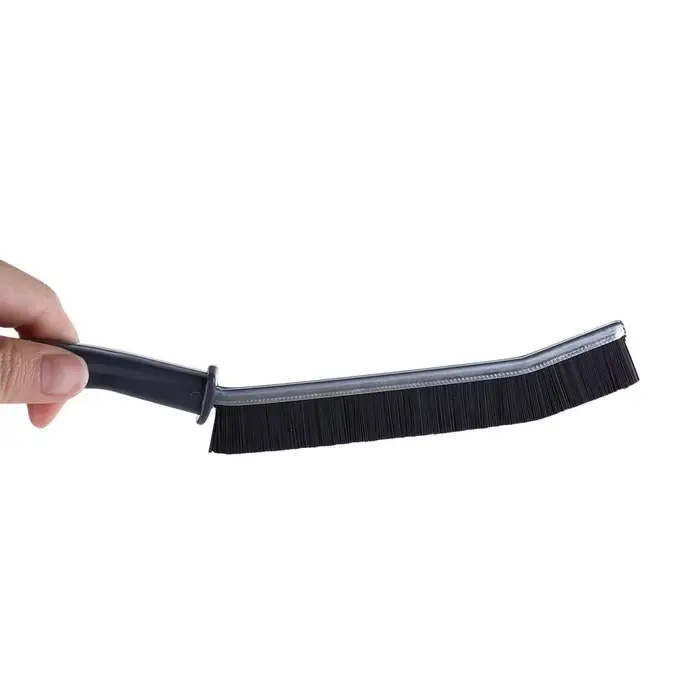 Brosse de nettoyage à poils rigides pour joints étroits