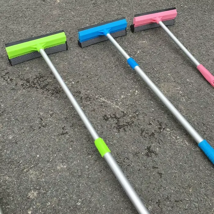 Outil de nettoyage de vitres en verre