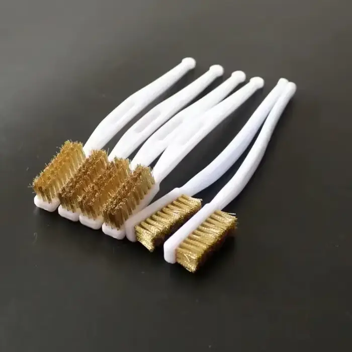 Mini jeu de brosses métalliques en laiton