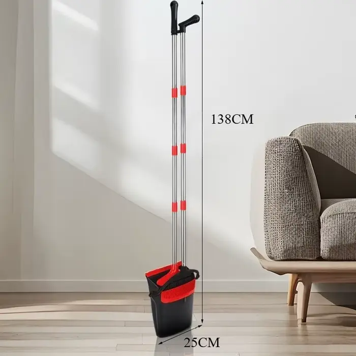 Ensemble balai à long manche et pelle, idéal pour la maison. Cette combinaison rend le nettoyage int