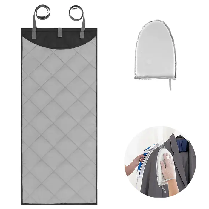Planche à repasser sur la porte