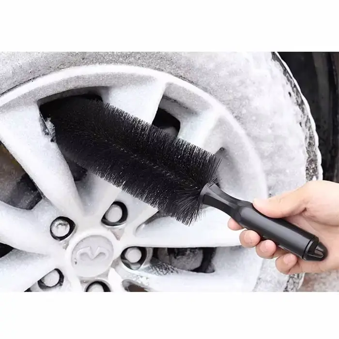 Brosse de nettoyage pour roues de voiture
