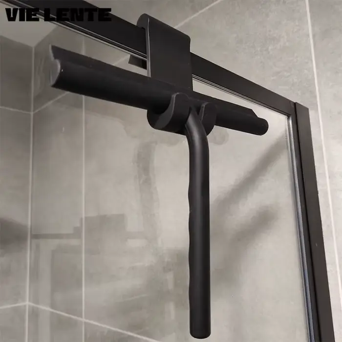 Raclette de douche pour verre propre