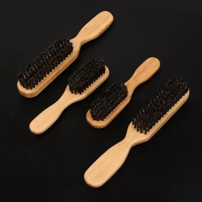 Brosse de nettoyage à poils de sanglier avec manche en bois