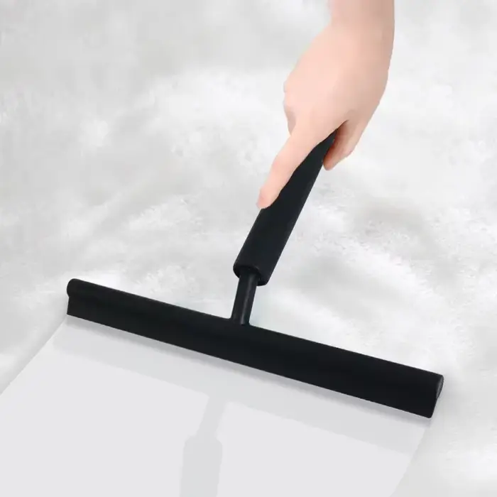 Raclette de douche télescopique
