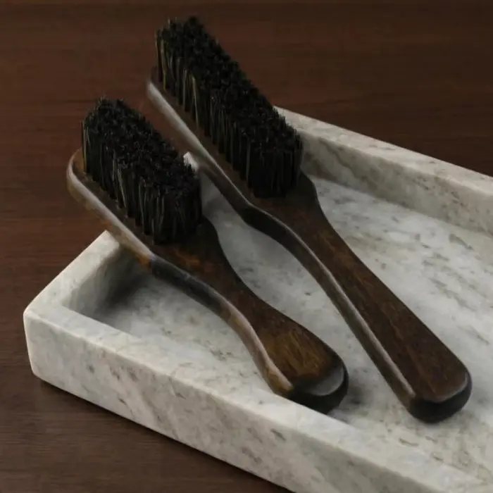Brosse à barbe en poils de sanglier avec manche en bois