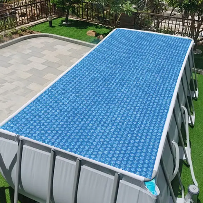 Couverture de protection pour piscine