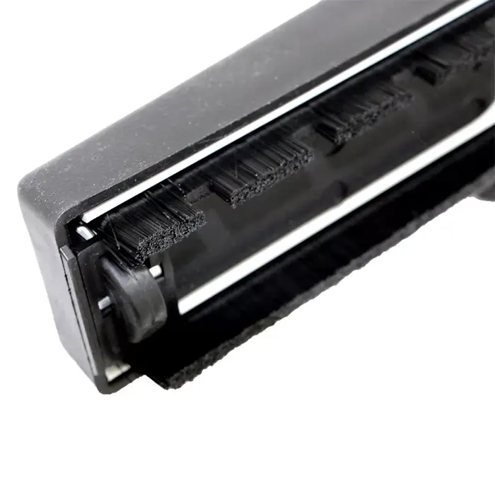 Brosse universelle pour aspirateur industriel